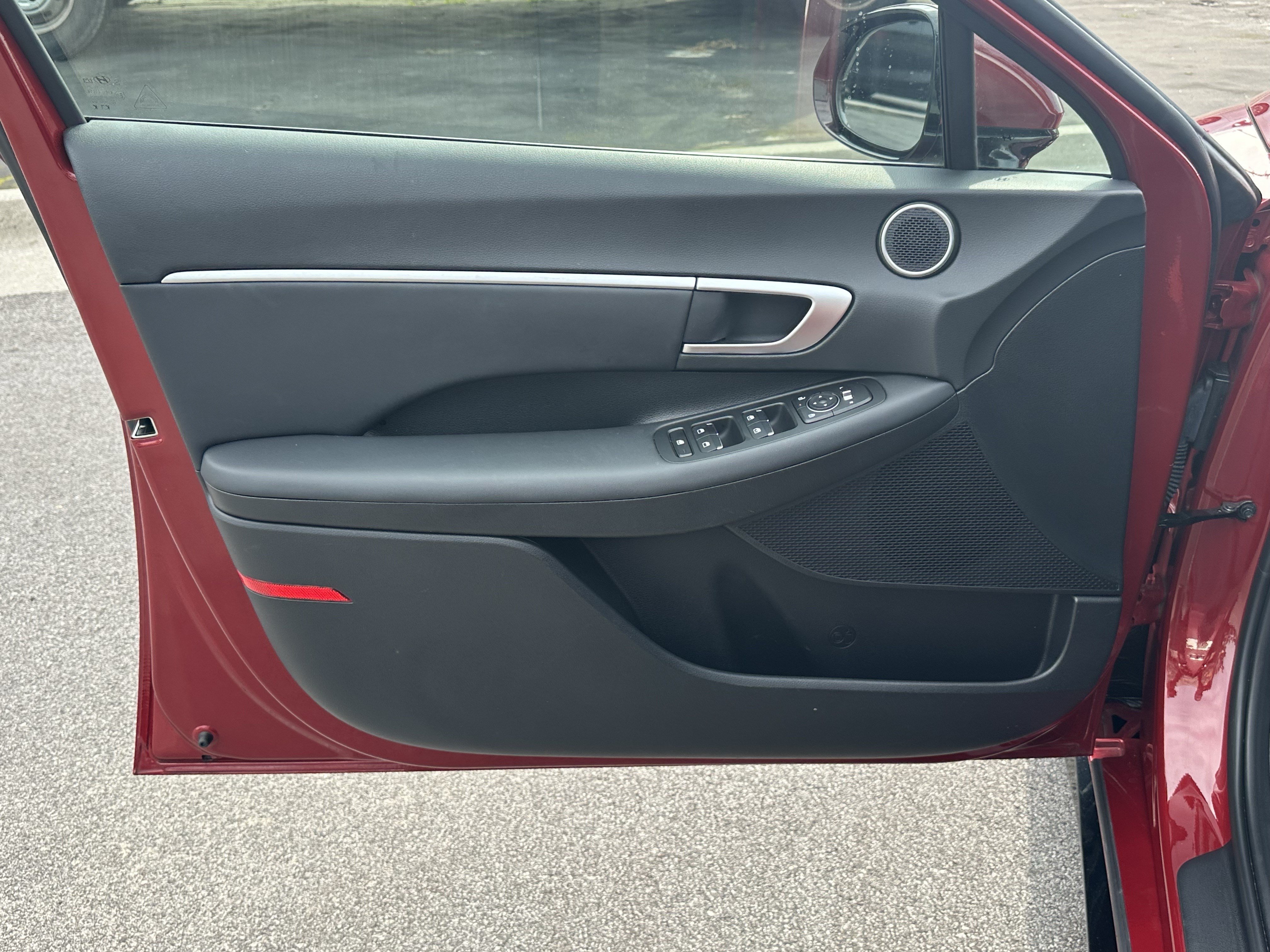Used 2025 Hyundai Sonata SEL FWD image 10