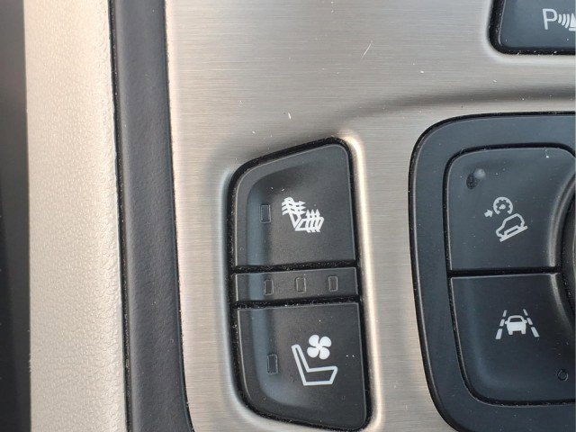 Used 2020 GMC Terrain Denali w/ Denali Premium Package image 14