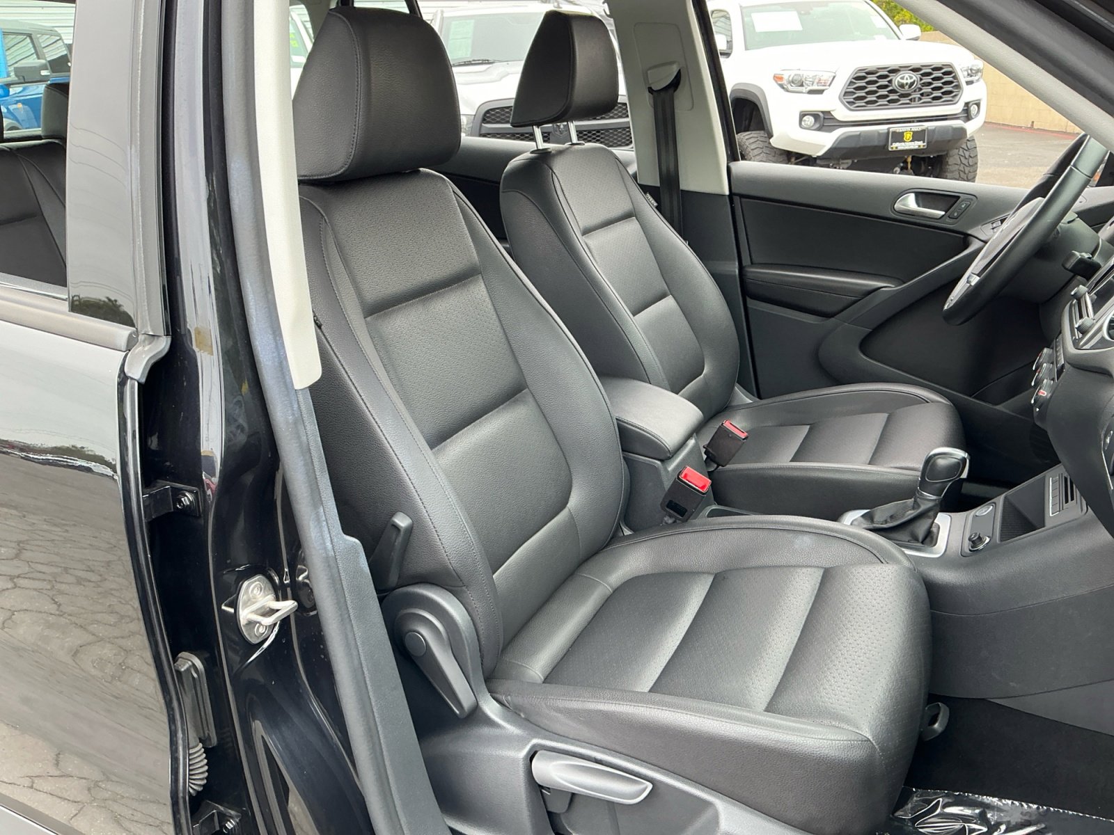 Used 2017 Volkswagen Tiguan S FWD image 21
