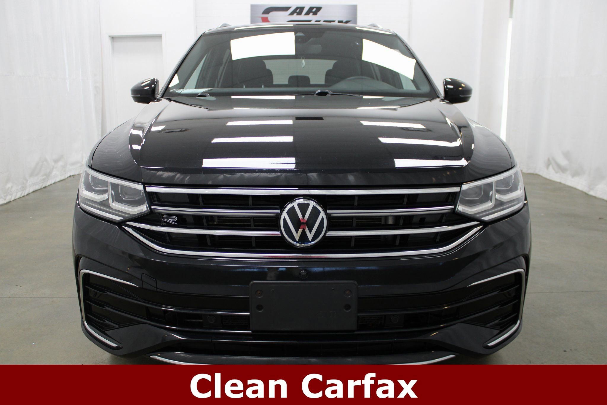 Used 2022 Volkswagen Tiguan SEL R-Line image 3