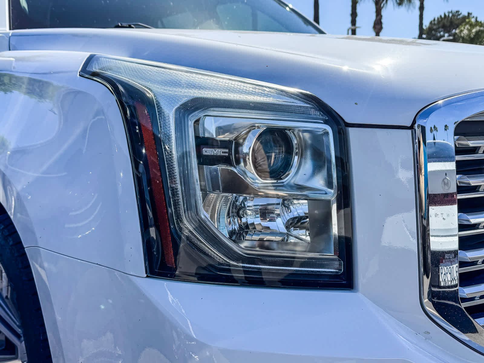 Used 2019 GMC Yukon Denali w/ Denali Ultimate Package AWD/4WD image 3