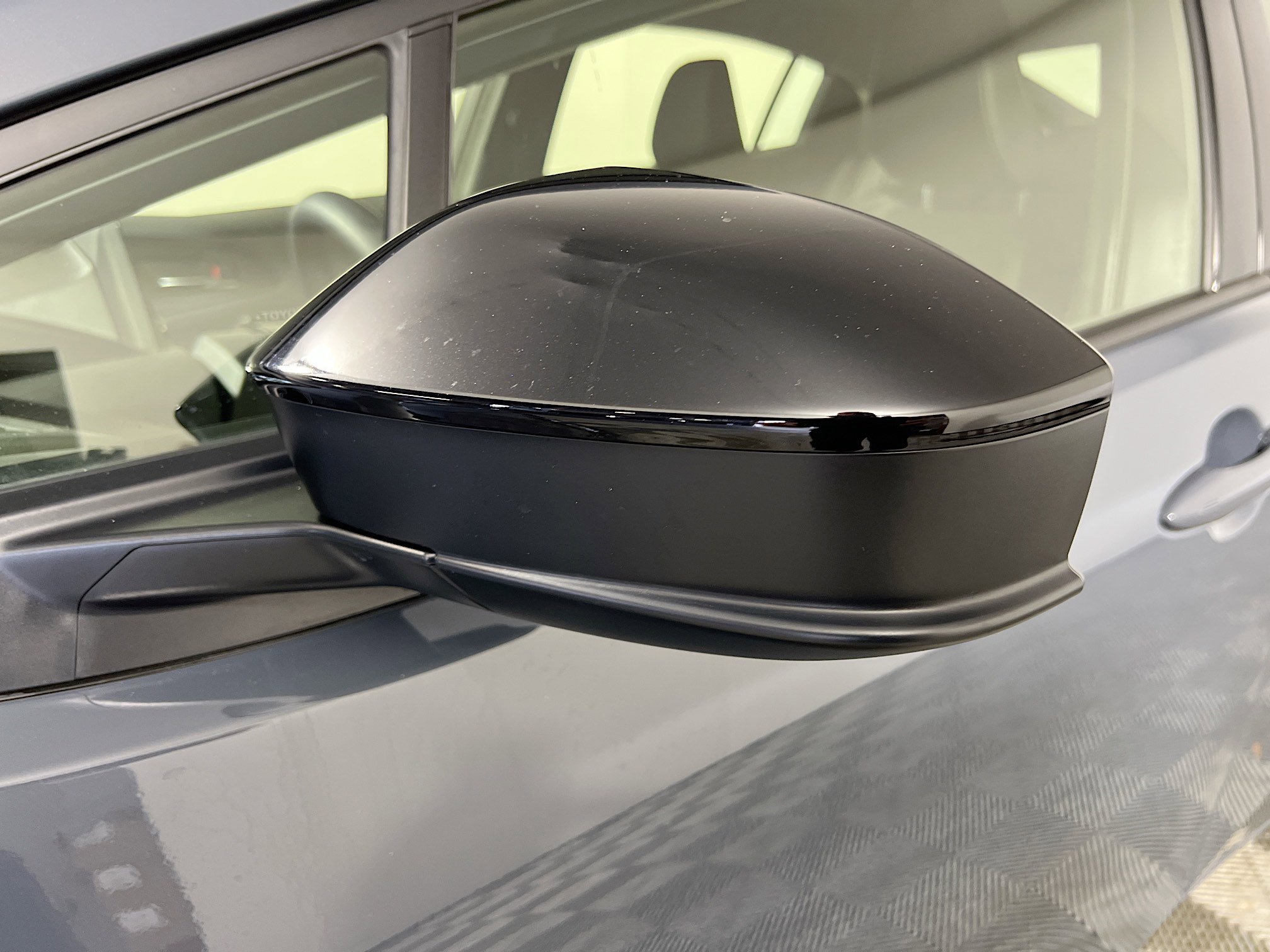 Used 2025 Toyota Prius XLE FWD image 13