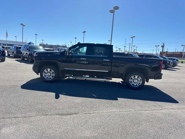 Used 2024 Chevrolet Silverado 2500 High Country w/ Technology Package AWD/4WD image 7