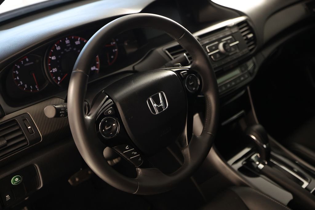 Used 2016 Honda Accord Sport image 16