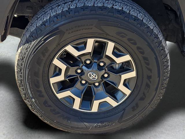 Used 2020 Toyota Tacoma TRD Off-Road image 8