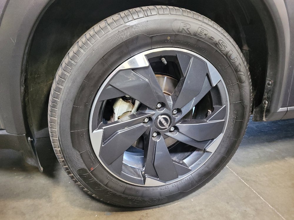Used 2025 Nissan Rogue SV AWD/4WD image 31