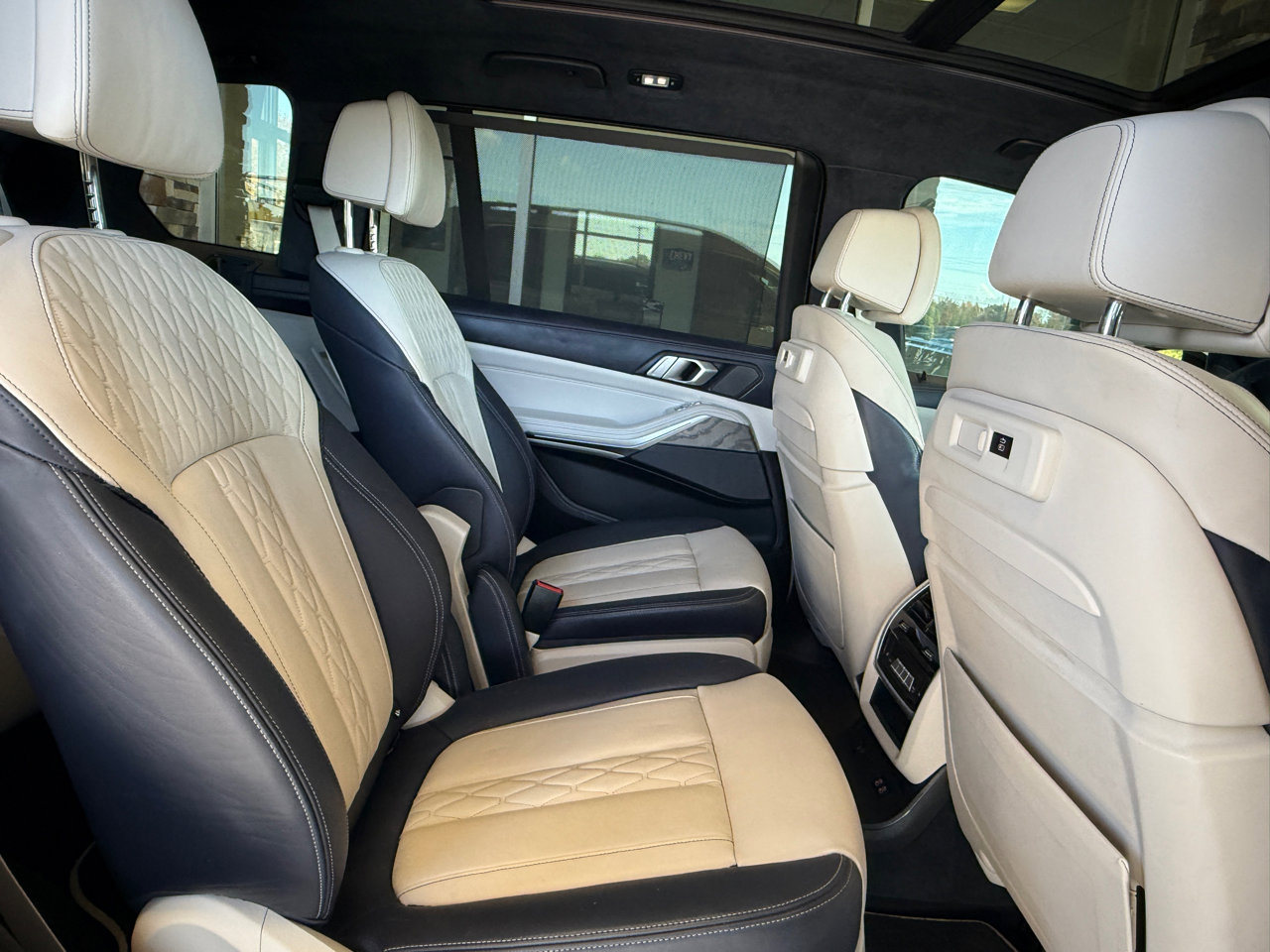 Used 2019 BMW X7 xDrive50i w/ Dynamic Handling Package image 17