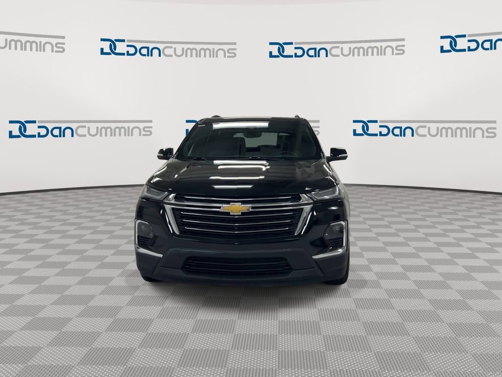 Used 2023 Chevrolet Traverse LT w/ LT Premium Package image 3