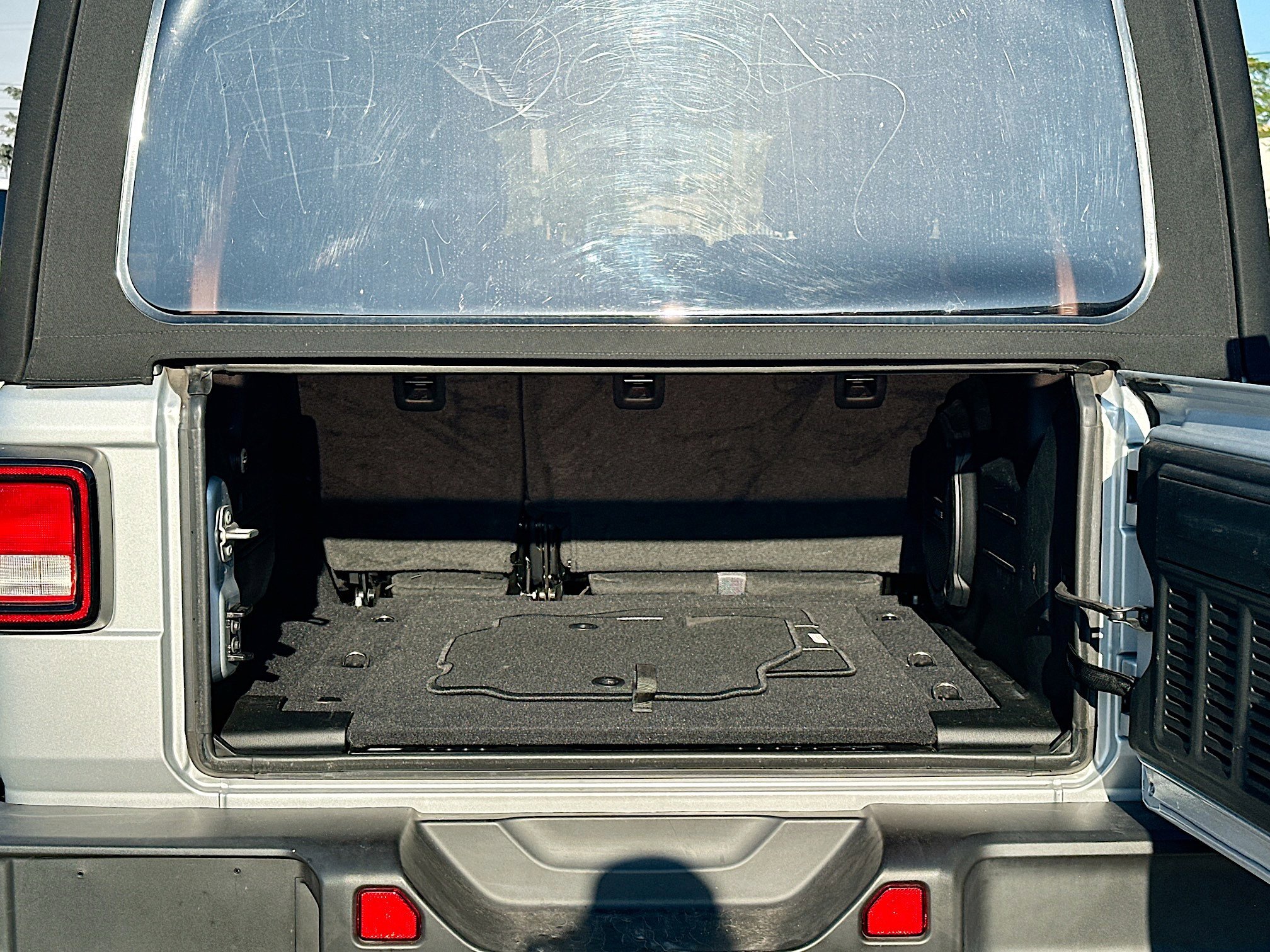 Used 2022 Jeep Wrangler Unlimited Sahara image 27