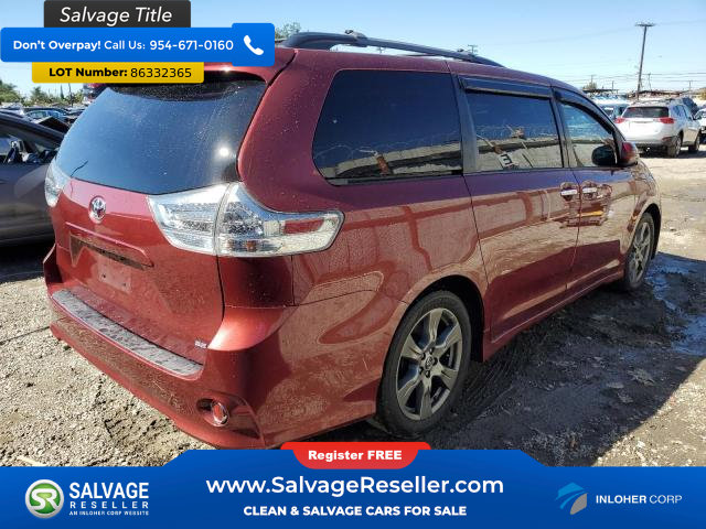 Used 2020 Toyota Sienna SE w/ Carpet Mat Package FWD image 4