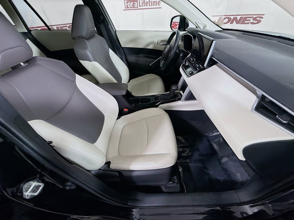Certified 2023 Toyota Corolla Cross XLE w/ Convenience Package image 32