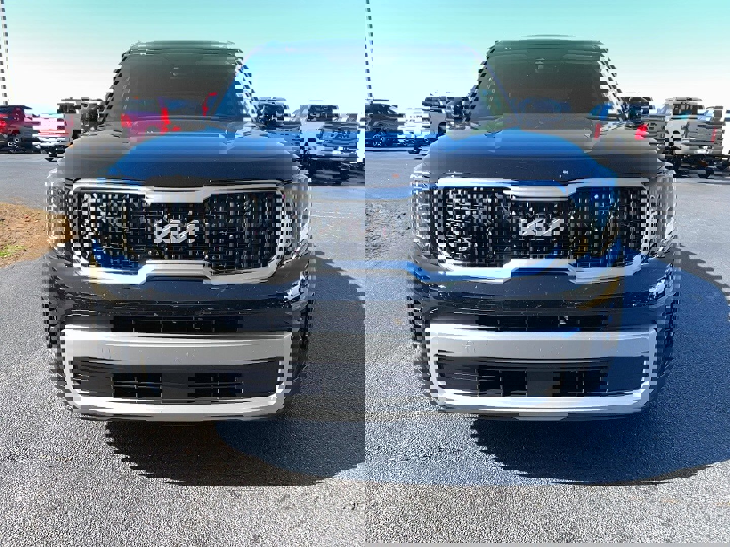 Used 2023 Kia Telluride EX w/ EX Captain's Chair Package image 2