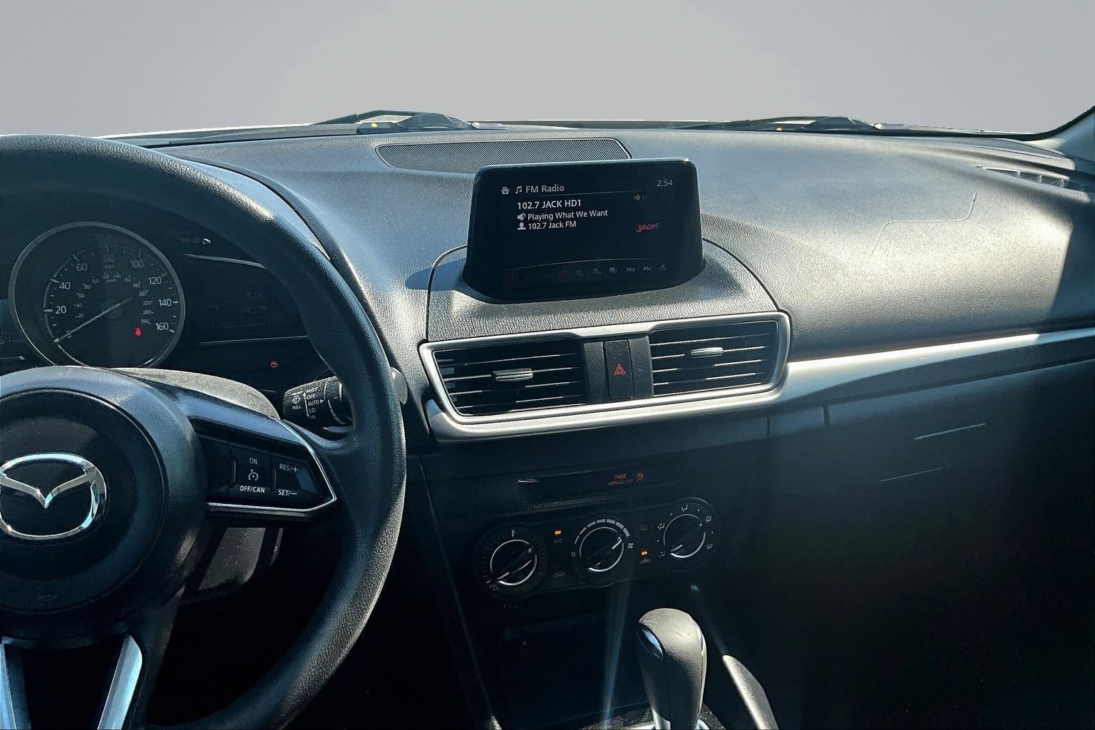 Used 2018 MAZDA MAZDA3 Sport w/ Preferred Equipment Package FWD image 9