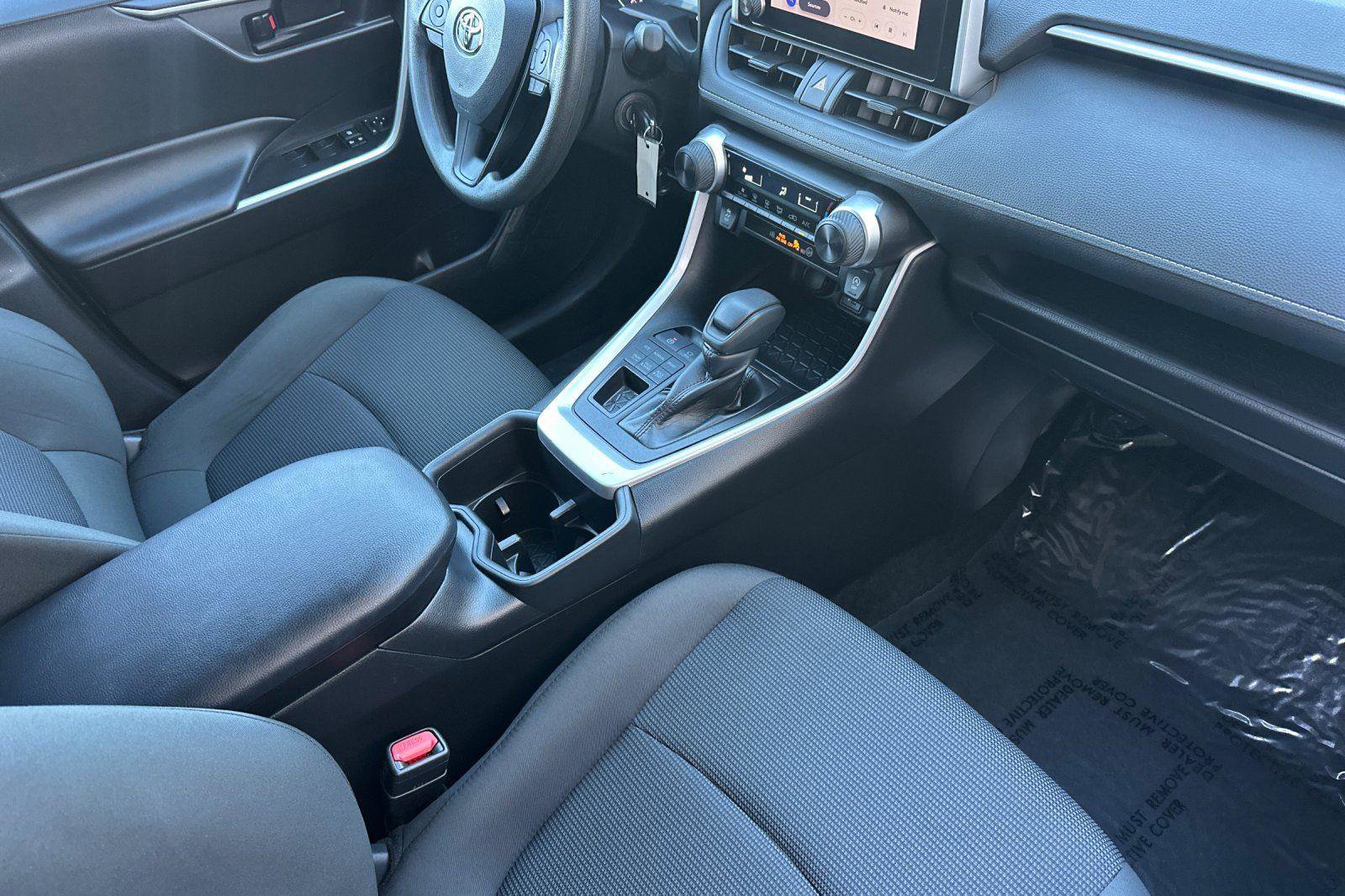 Used 2024 Toyota RAV4 LE image 15