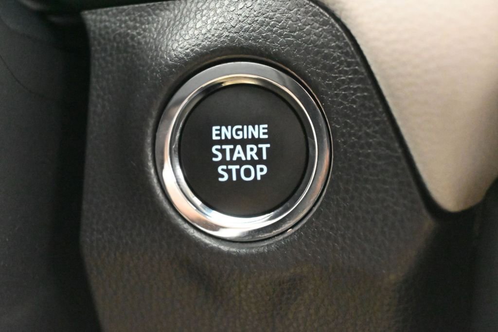 Used 2025 Toyota RAV4 XLE w/ Convenience Package FWD image 27