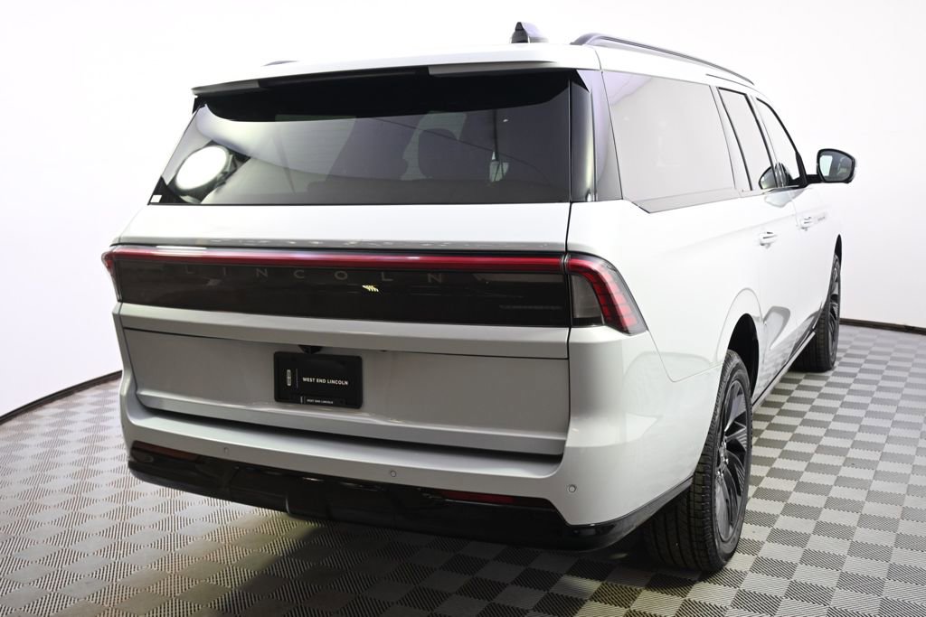 New 2026 Lincoln Navigator L Reserve w/ Jet Appearance Package image 6