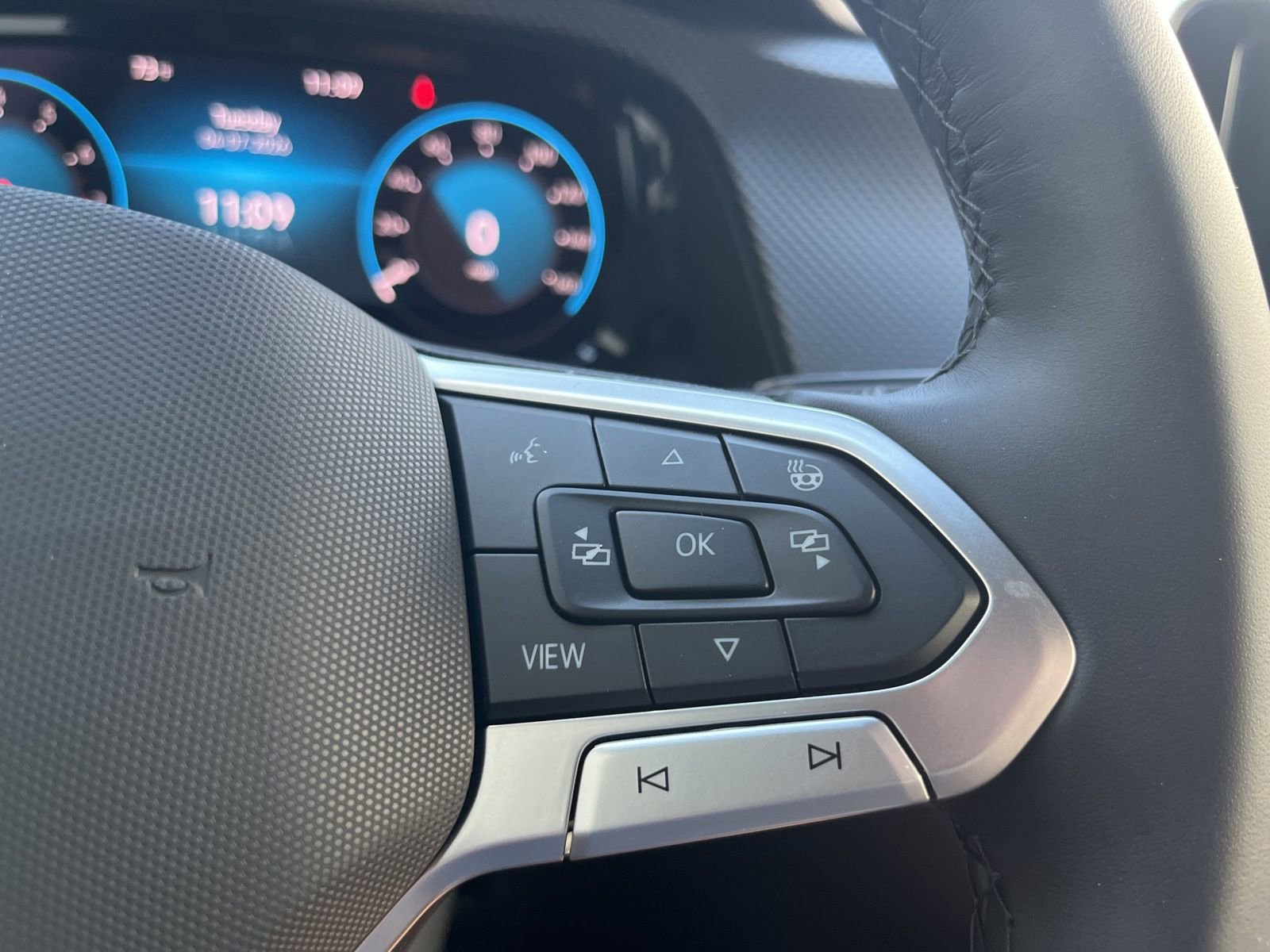 New 2026 Volkswagen Atlas Cross Sport SEL R-Line image 10