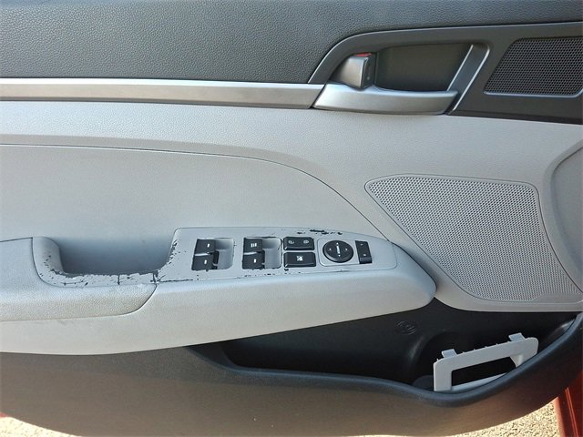 Used 2017 Hyundai Elantra SE image 12