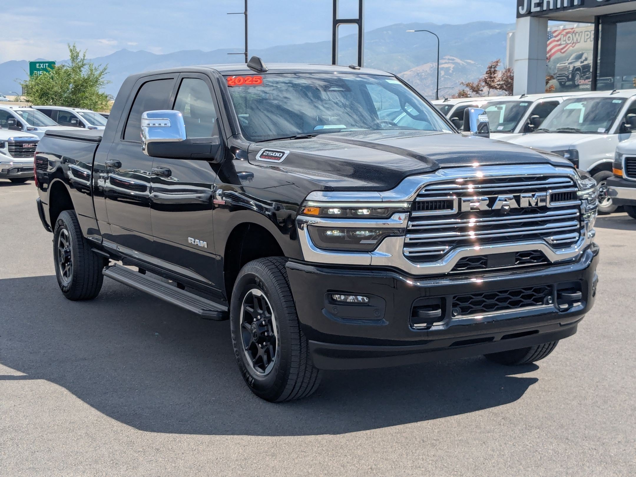 Used 2025 RAM 2500 Laramie AWD/4WD image 8