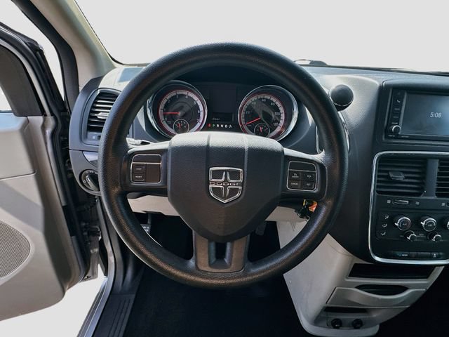 Used 2020 Dodge Grand Caravan SE FWD image 12