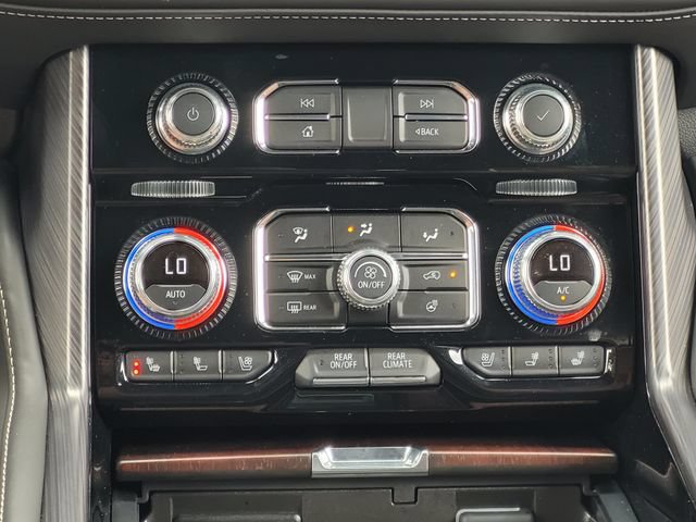 Used 2024 GMC Yukon Denali Ultimate AWD/4WD image 17