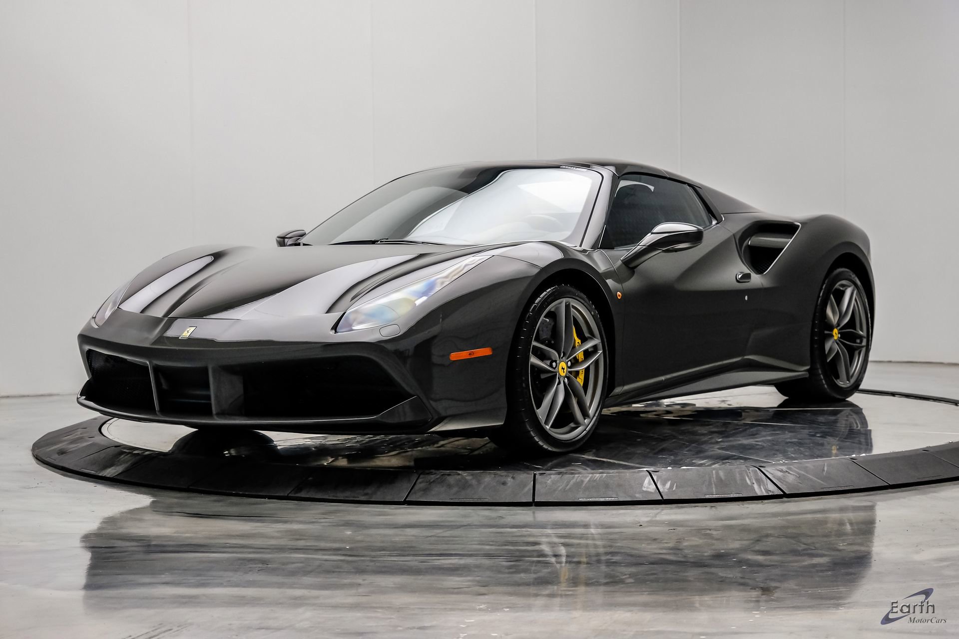 Used 2018 Ferrari 488 Spider image 8