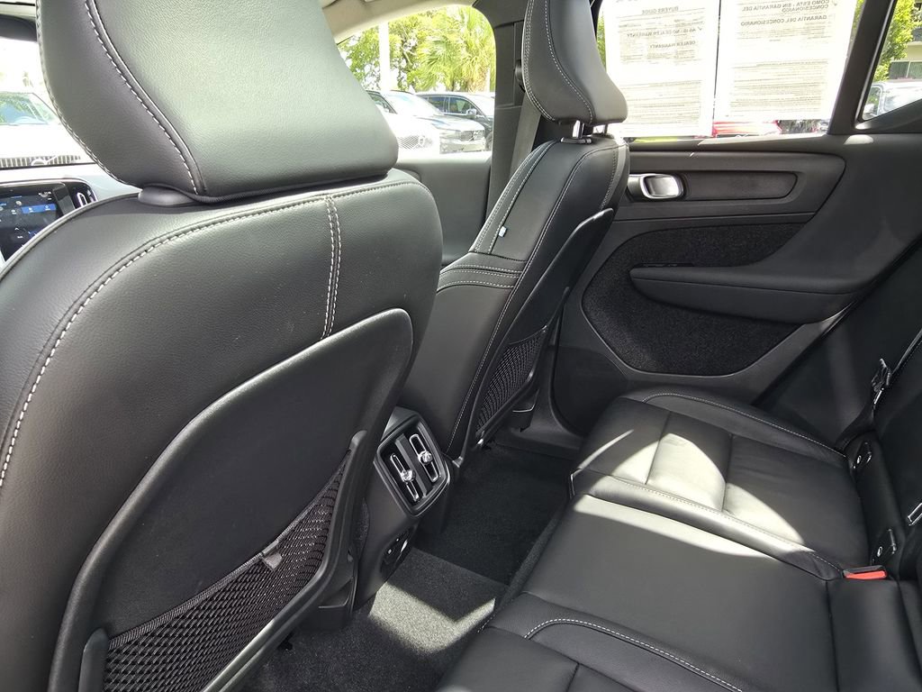 Used 2023 Volvo XC40 B5 Plus w/ Protection Package Premier image 13
