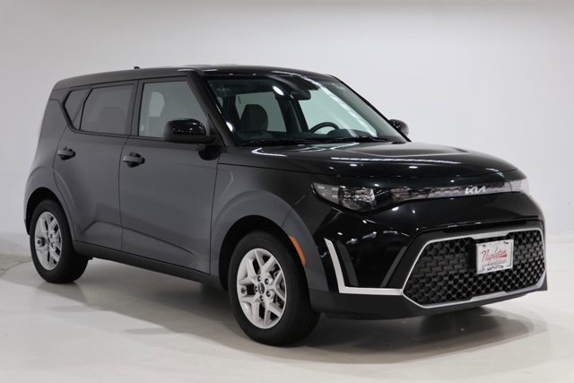 Used 2025 Kia Soul LX w/ LX Technology Package FWD image 1