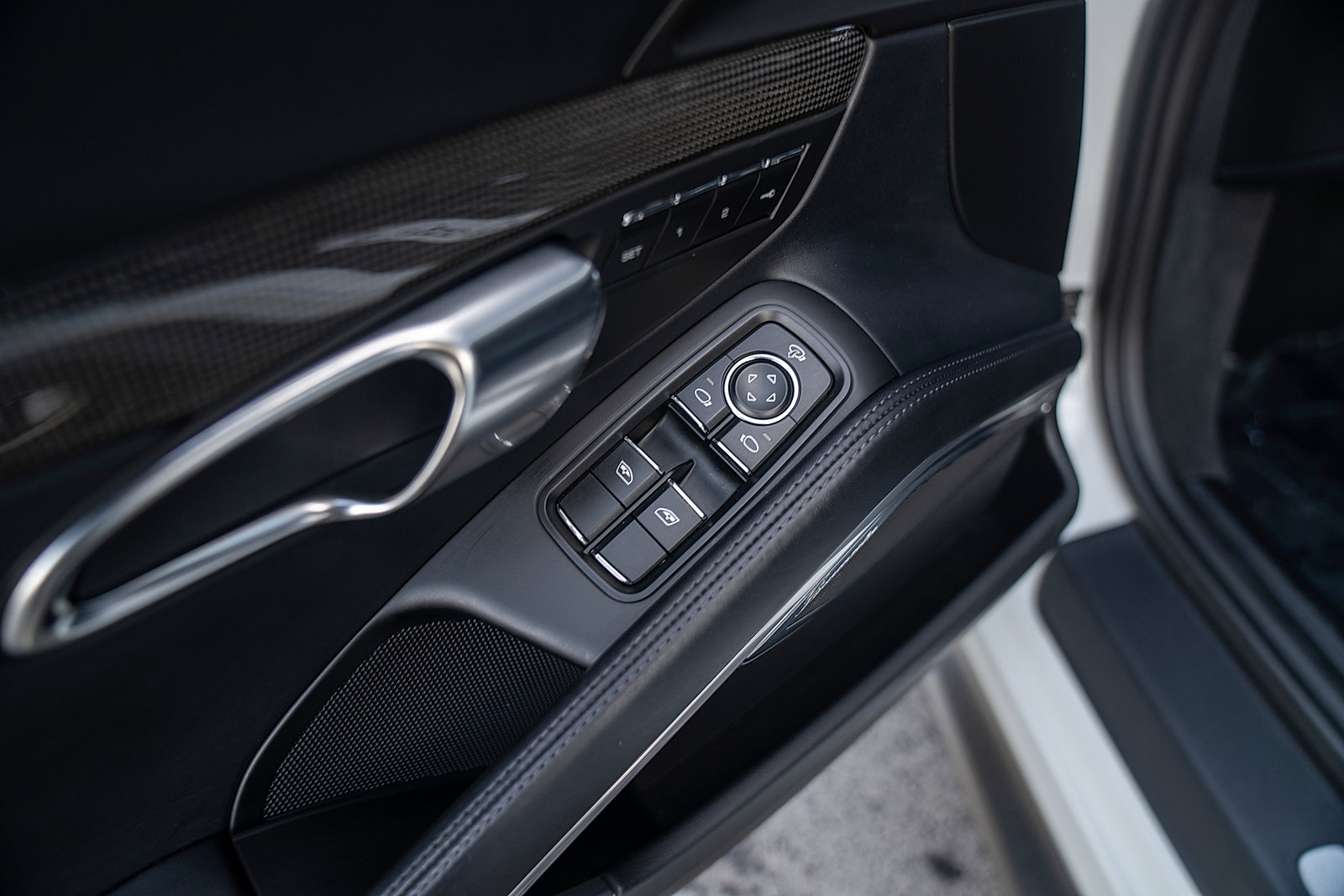 Certified 2015 Porsche 911 Turbo image 17