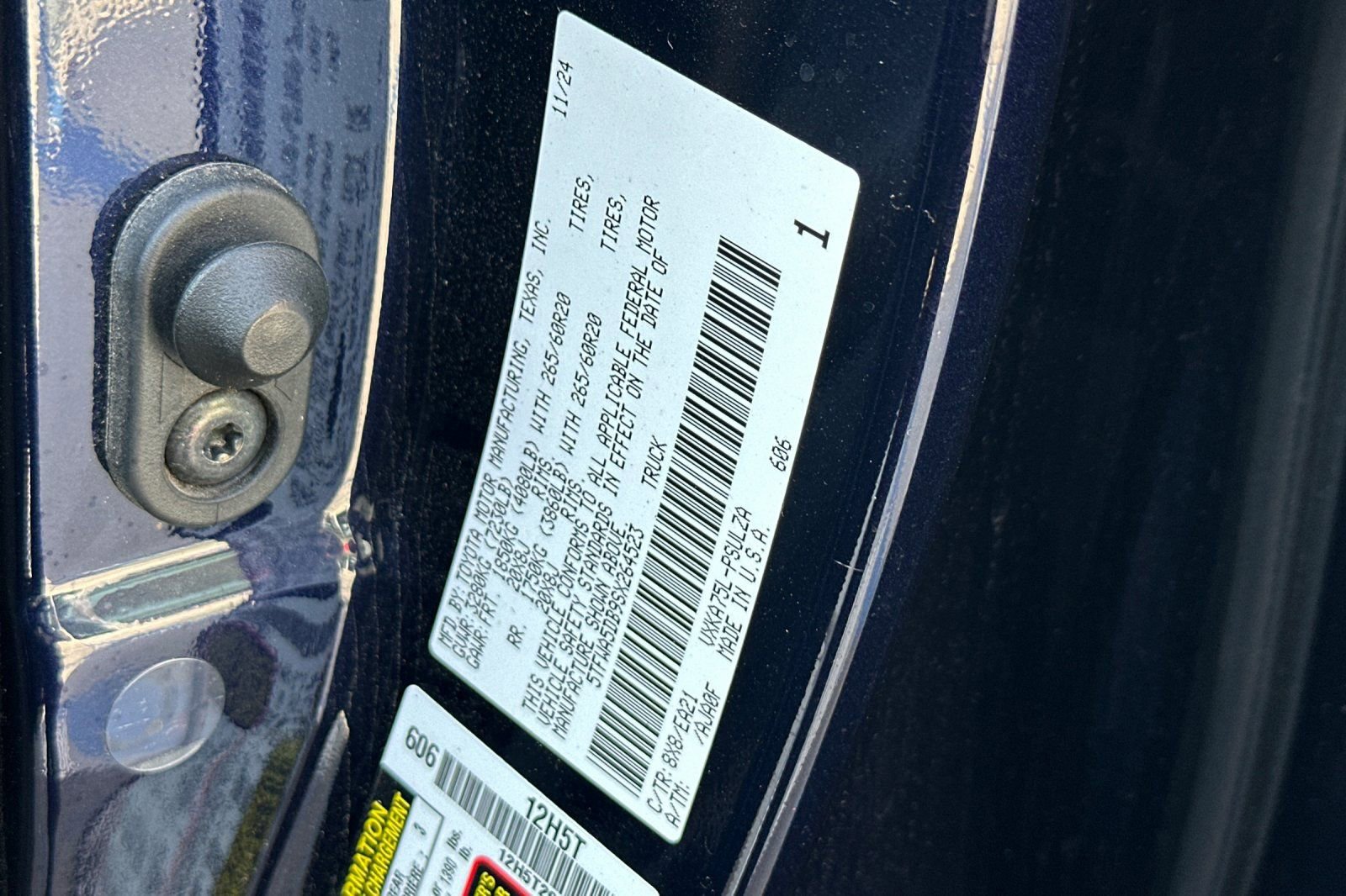 Used 2025 Toyota Tundra Limited AWD/4WD image 29
