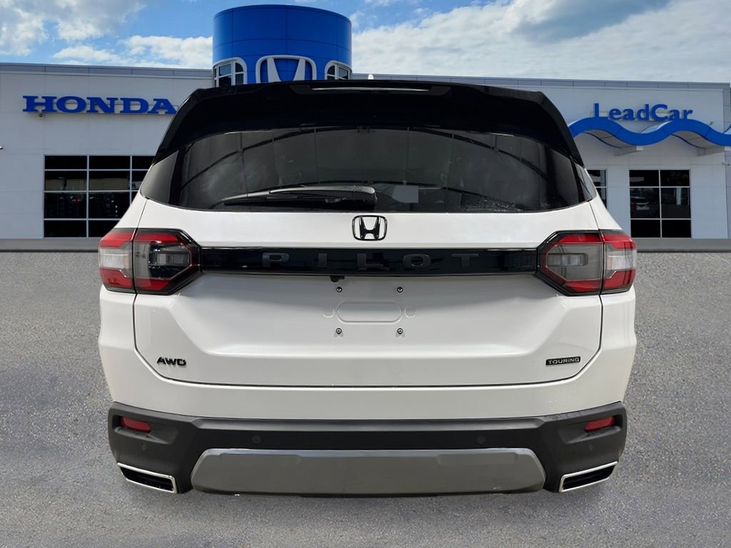 New 2026 Honda Pilot Touring image 4