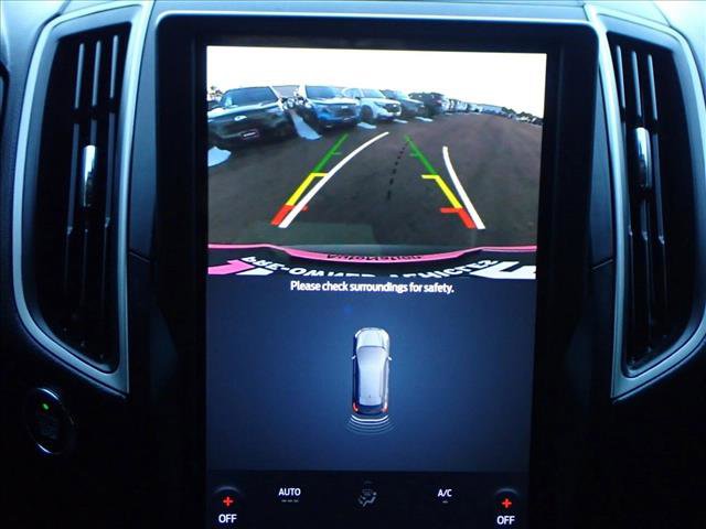 Used 2023 Ford Edge SE w/ Black Appearance Package image 17