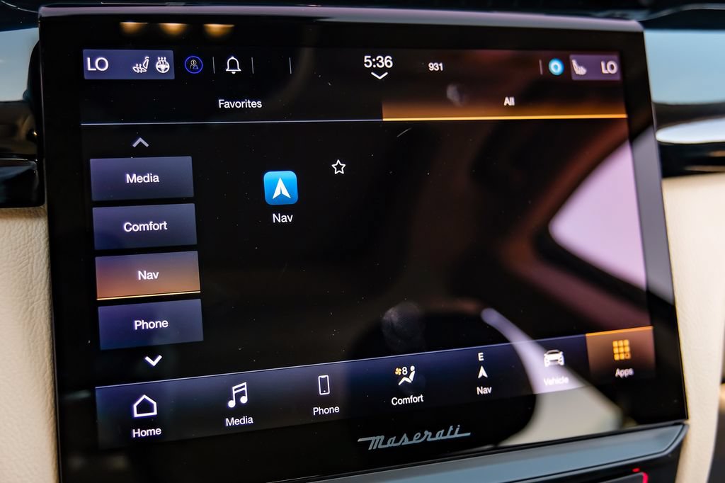 Used 2022 Maserati Quattroporte Modena RWD image 39
