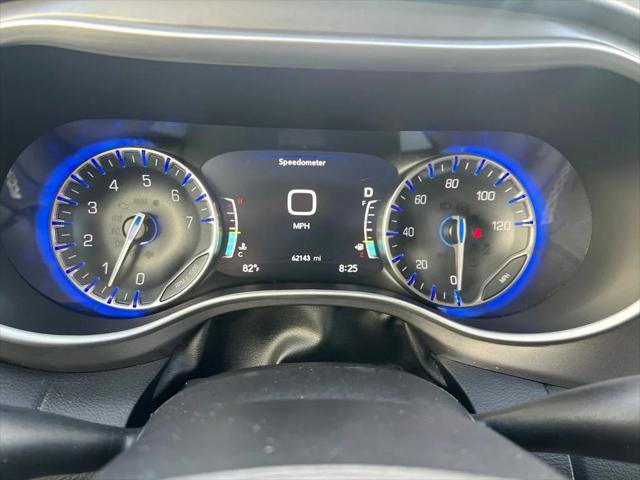 Certified 2023 Chrysler Pacifica Touring-L FWD image 49