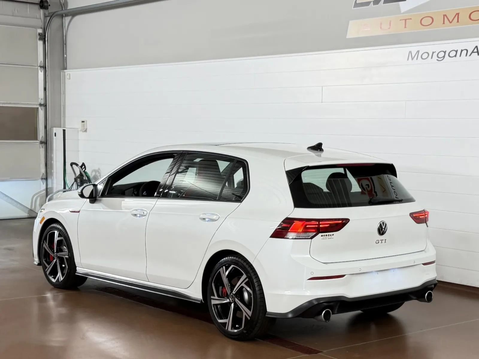 Used 2024 Volkswagen GTI SE FWD image 5