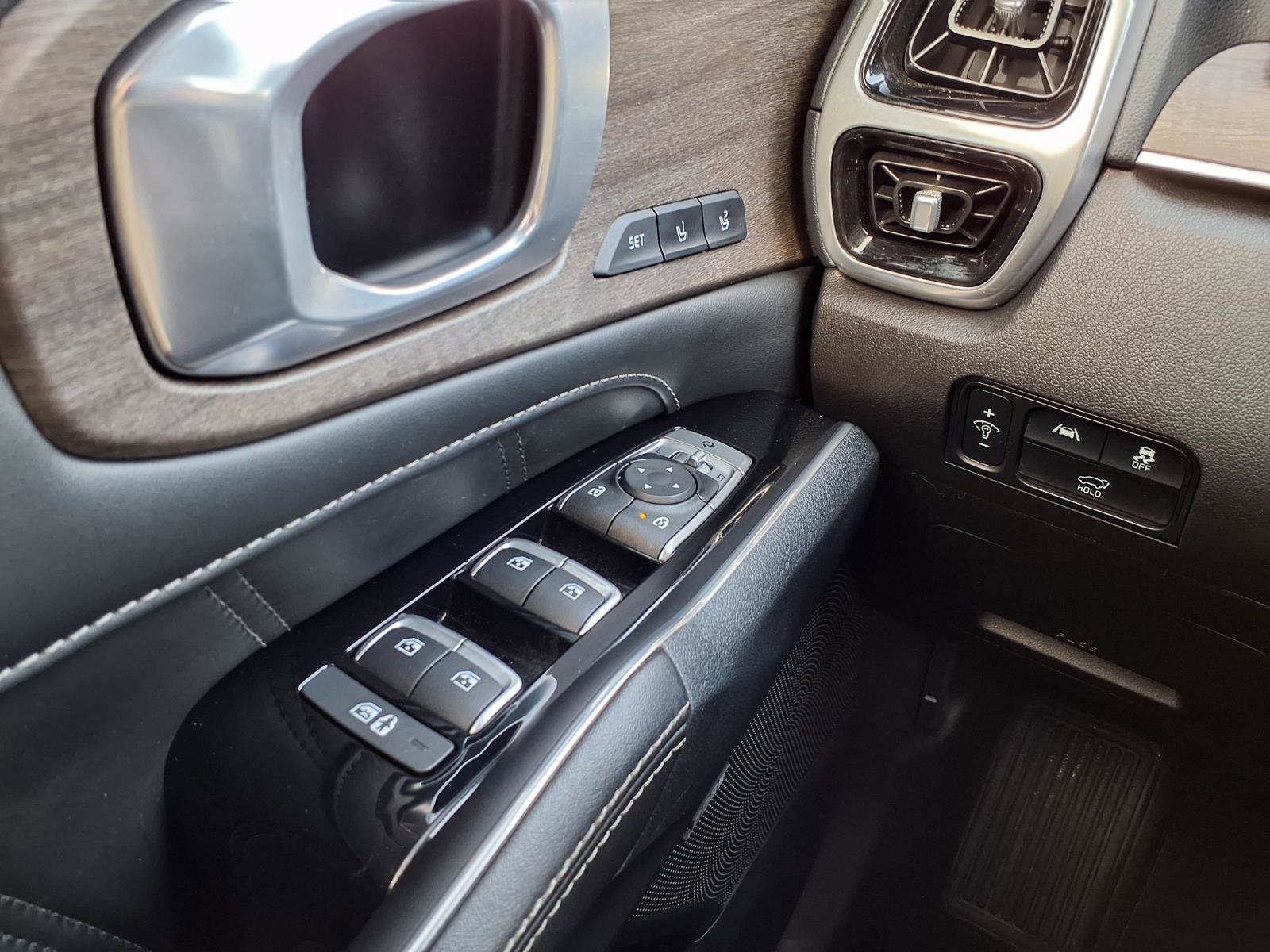 Used 2023 Kia Sorento SX Prestige image 23