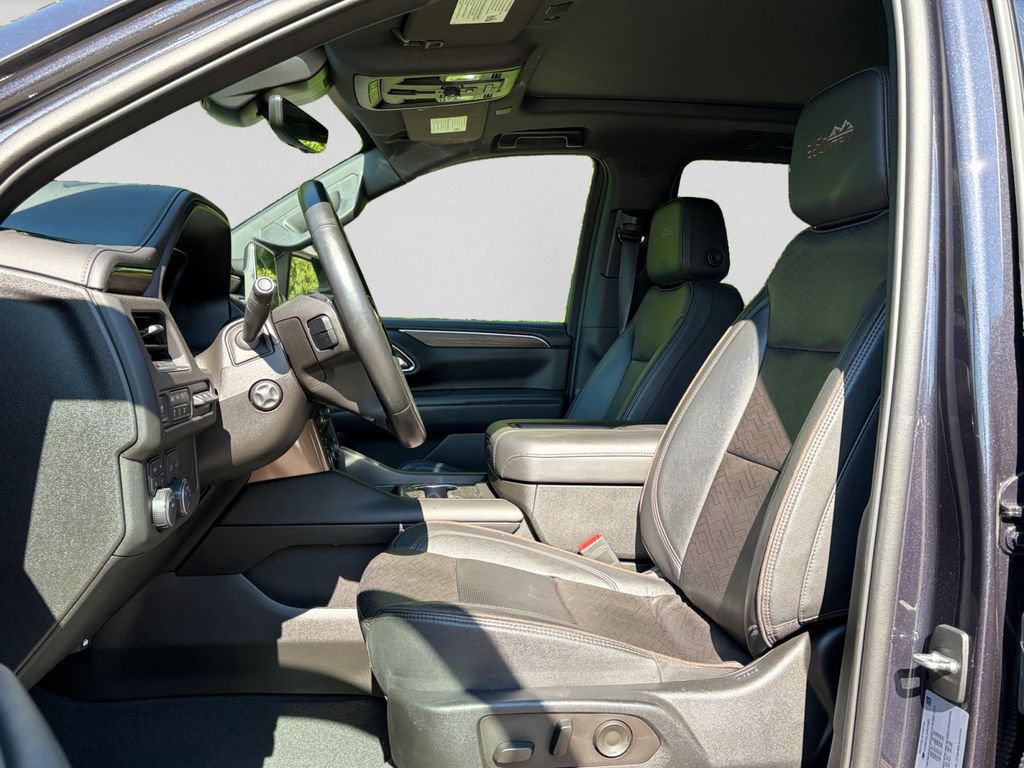 Used 2023 Chevrolet Suburban High Country AWD/4WD image 16