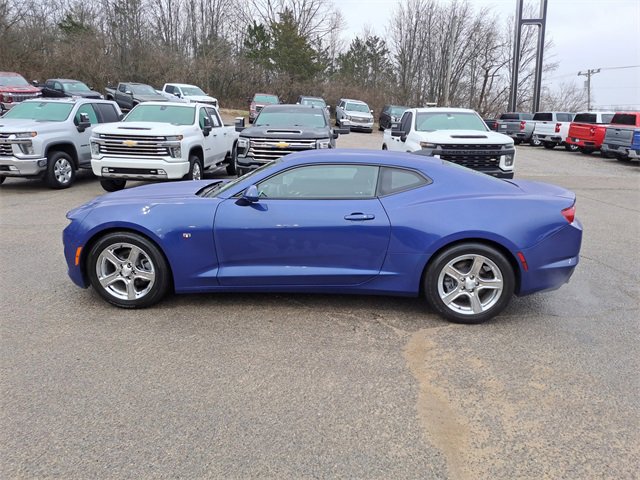 Used 2023 Chevrolet Camaro LT image 2