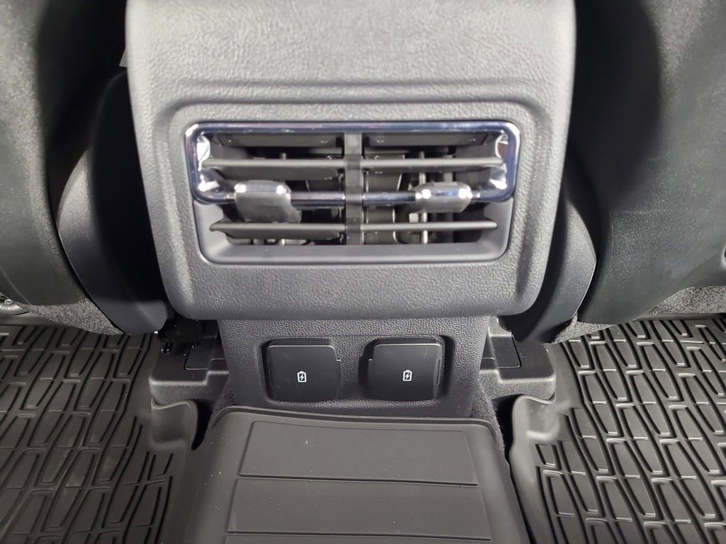 Used 2025 Lincoln Corsair AWD w/ Equipment Group 101A image 18