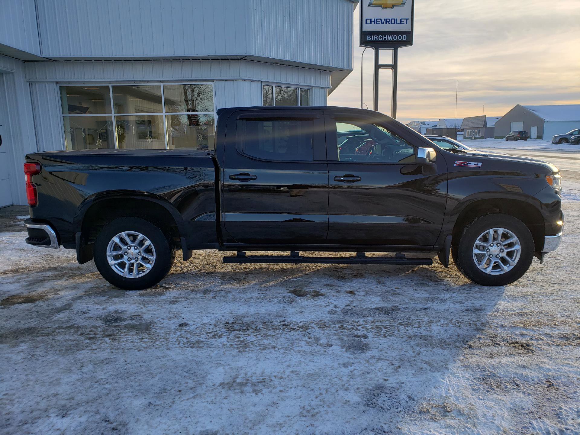 Used 2024 Chevrolet Silverado 1500 LT image 5