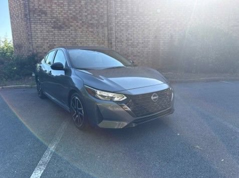 Used 2025 Nissan Sentra SR FWD image 2