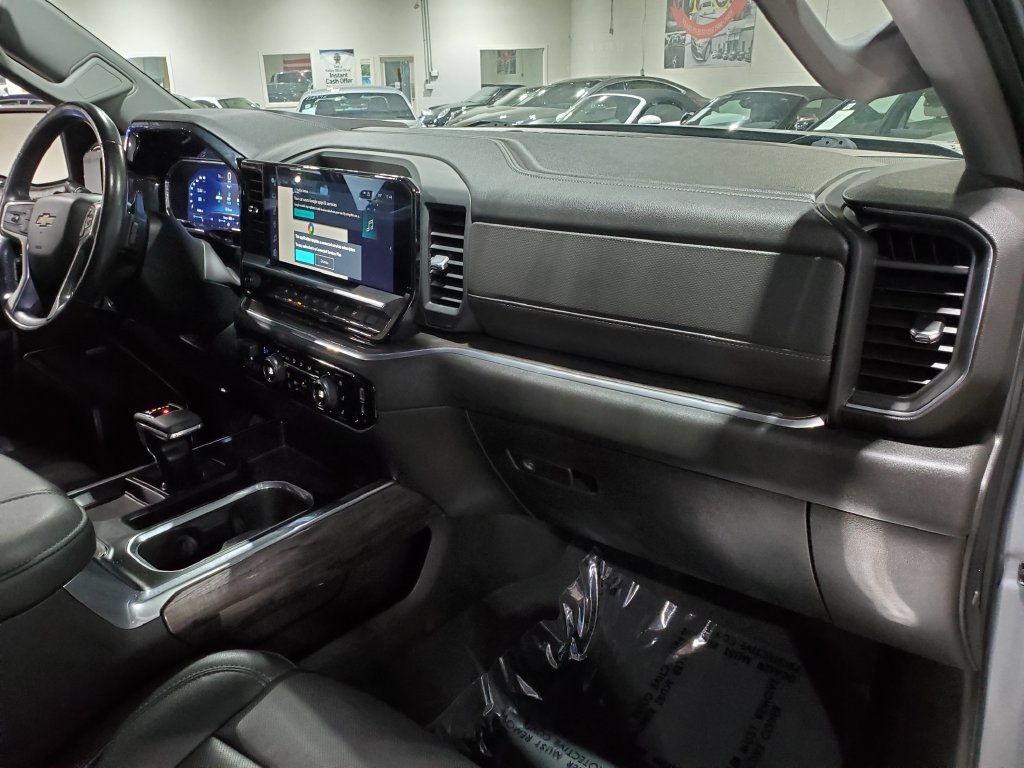 Used 2023 Chevrolet Silverado 1500 LTZ AWD/4WD image 14