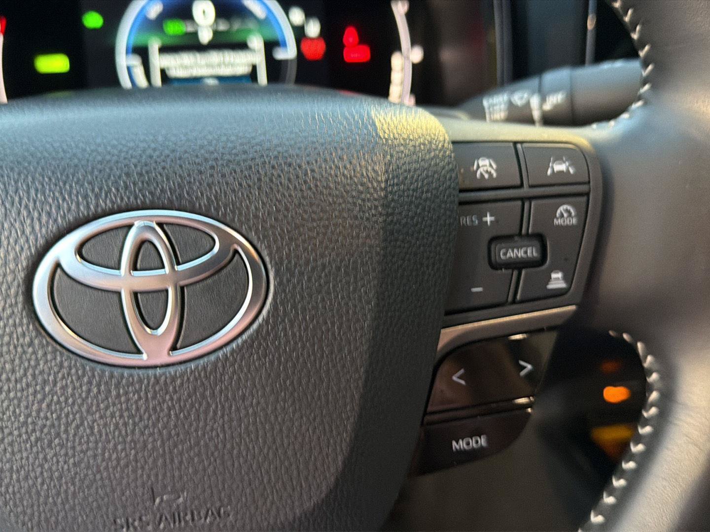 Used 2025 Toyota Camry SE w/ Multimedia Upgrade Package FWD image 22