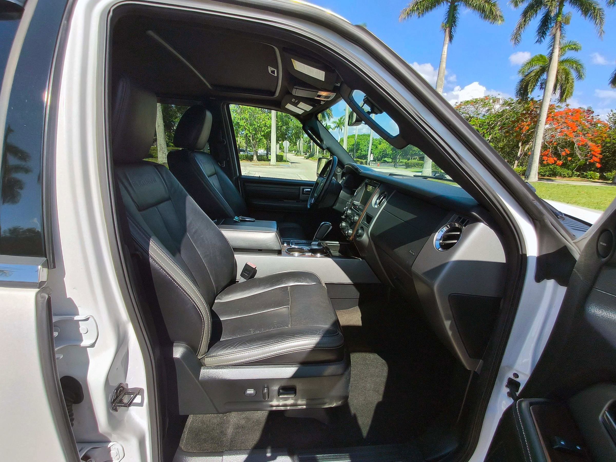 Used 2017 Ford Expedition Platinum RWD image 41