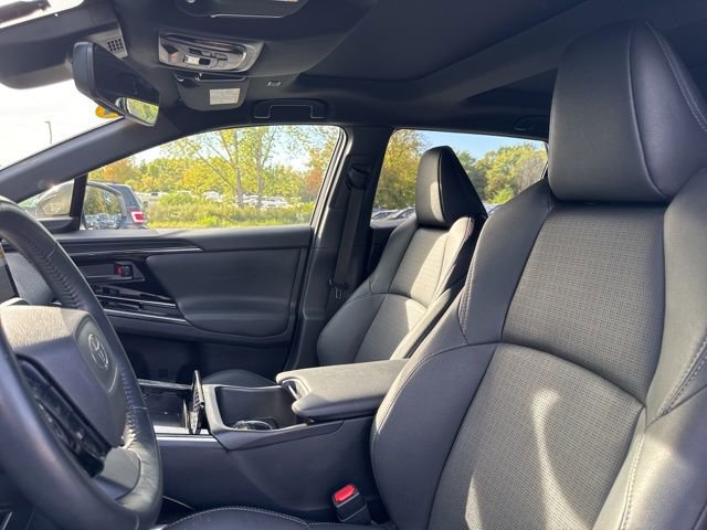 Used 2023 Toyota bZ4X XLE w/ Weather Package image 7