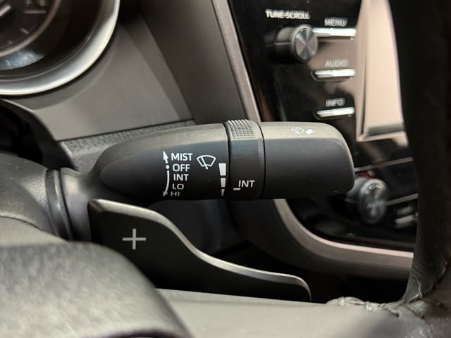 Used 2018 Toyota Camry SE w/ Moonroof Package image 18