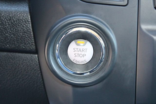 Used 2023 Nissan Titan SV w/ SV Convenience Package image 28