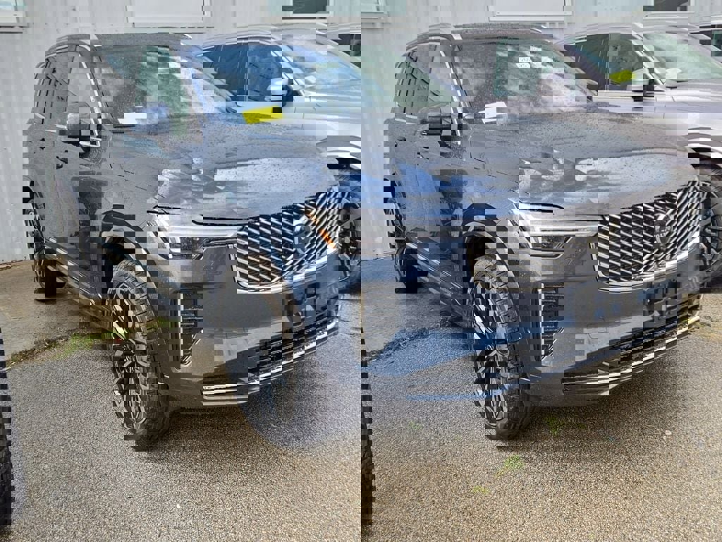 New 2026 Volvo XC90 B6 Plus w/ Protection Package Premier image 2