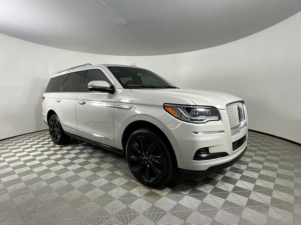 Used 2022 Lincoln Navigator Reserve image 6