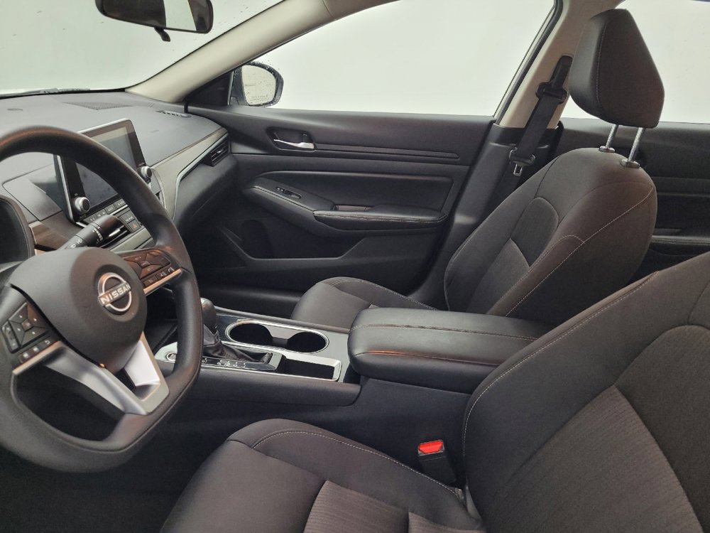 Used 2024 Nissan Altima 2.5 SV image 17